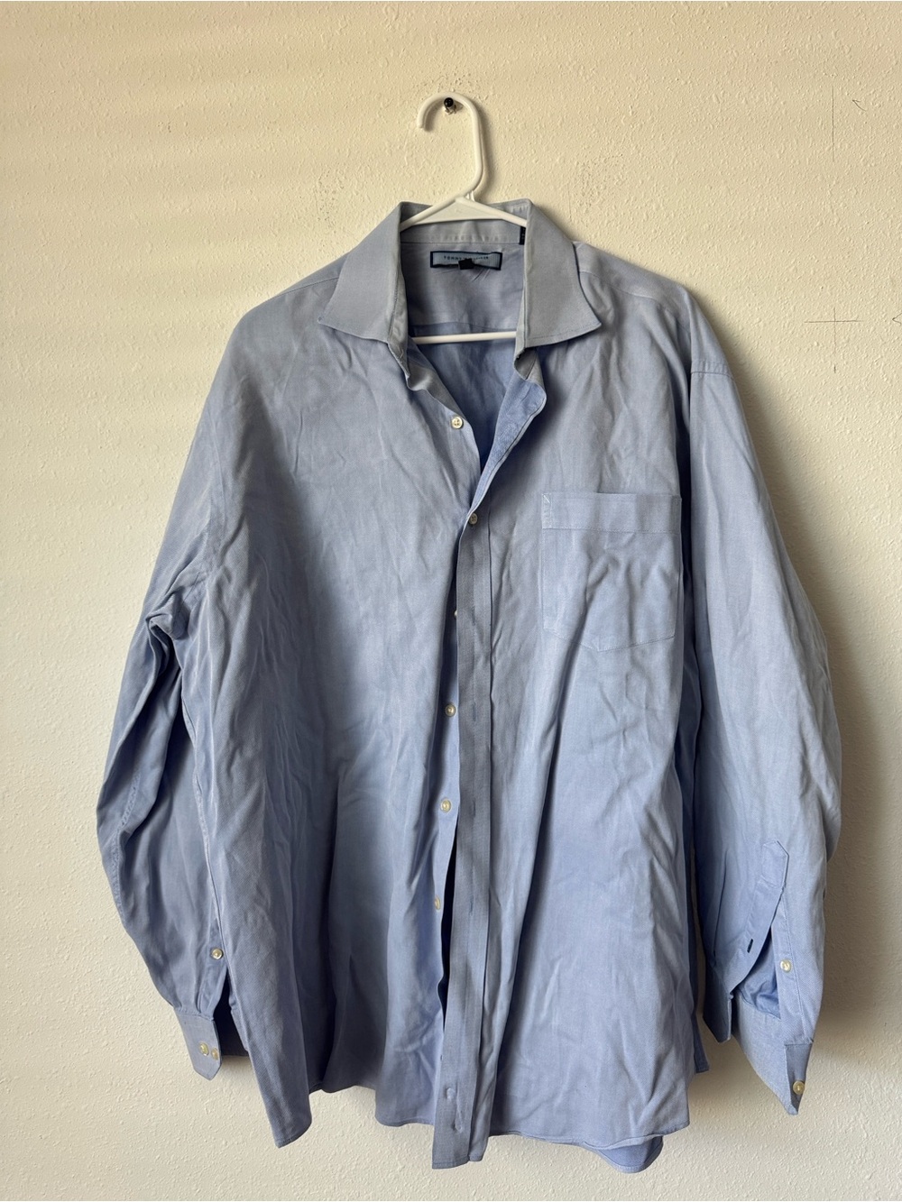 Tommy Hilfiger Men's Light Blue Button-Up Dress Shirt